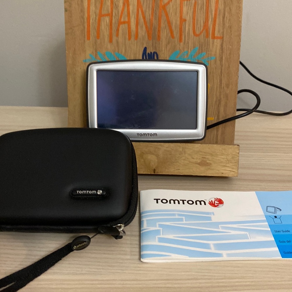 TOMTOM XL GPS unit N14644 navigation system pre-own